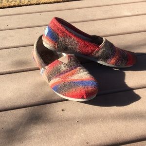 Toms Womens Classic Red knit flats size 9